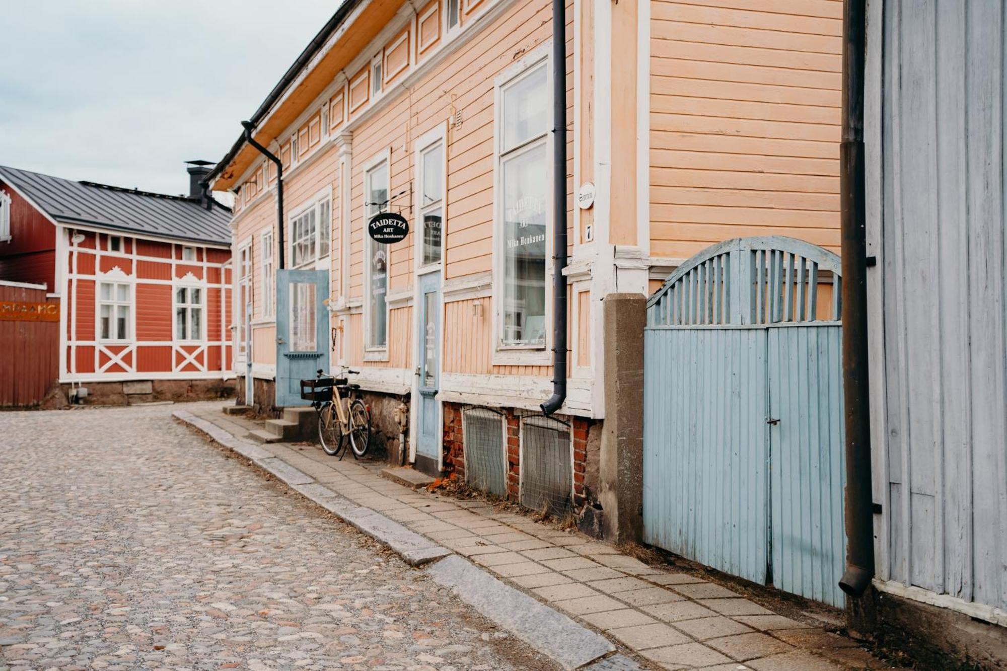 Idyllinen Huvikumpu Vanhan Rauman Ytimessae, In The Heart Of Old Rauma