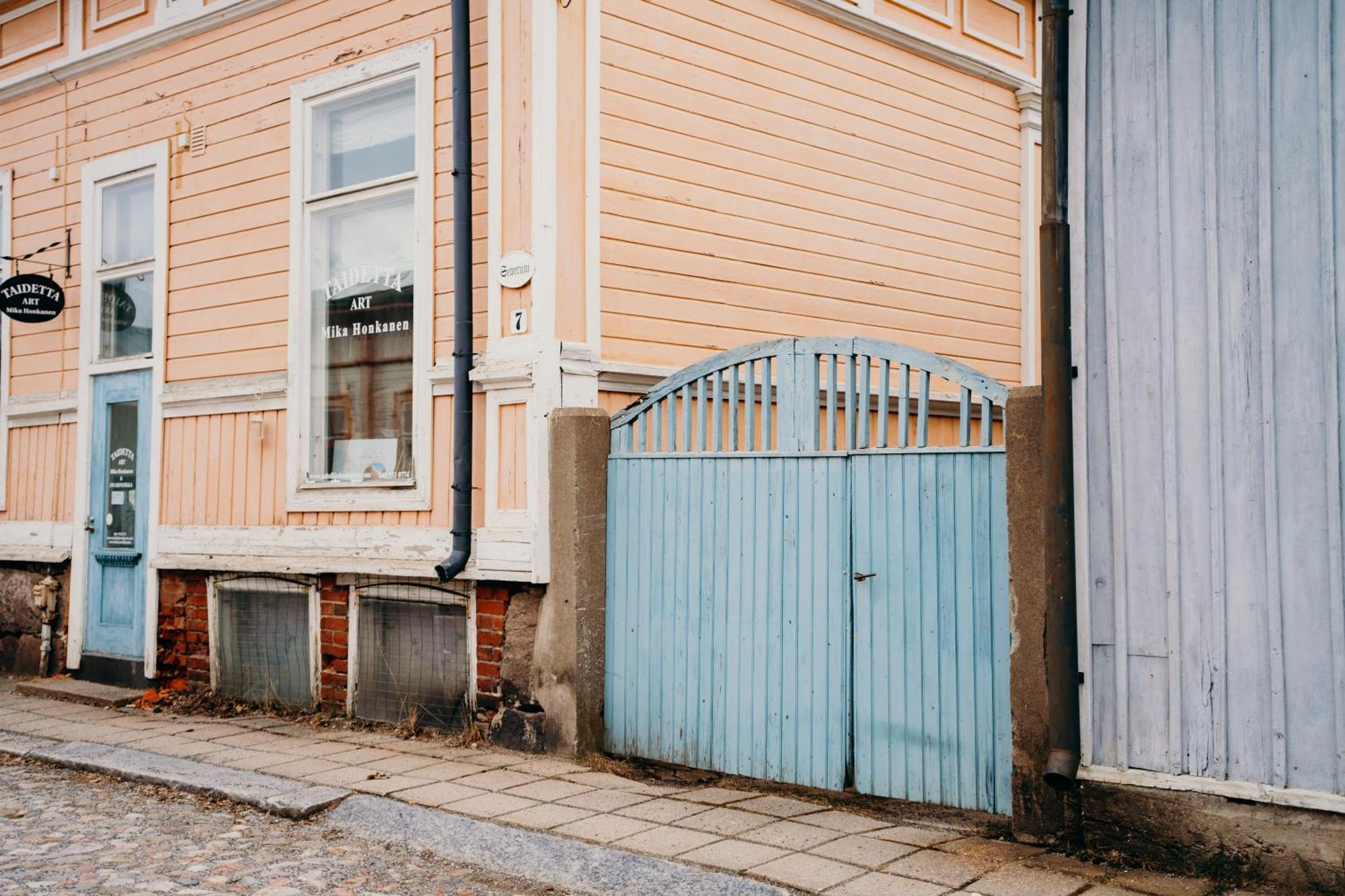 Idyllinen Huvikumpu Vanhan Rauman Ytimessae, In The Heart Of Old *